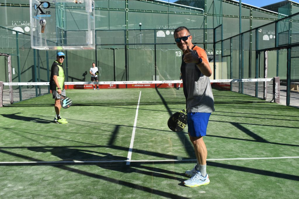 Une expérience de stage de padel enthousiasmante